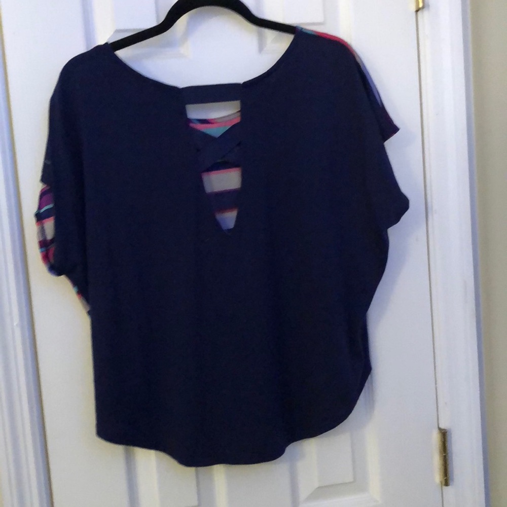 Women’s top - Picture 3 of 3